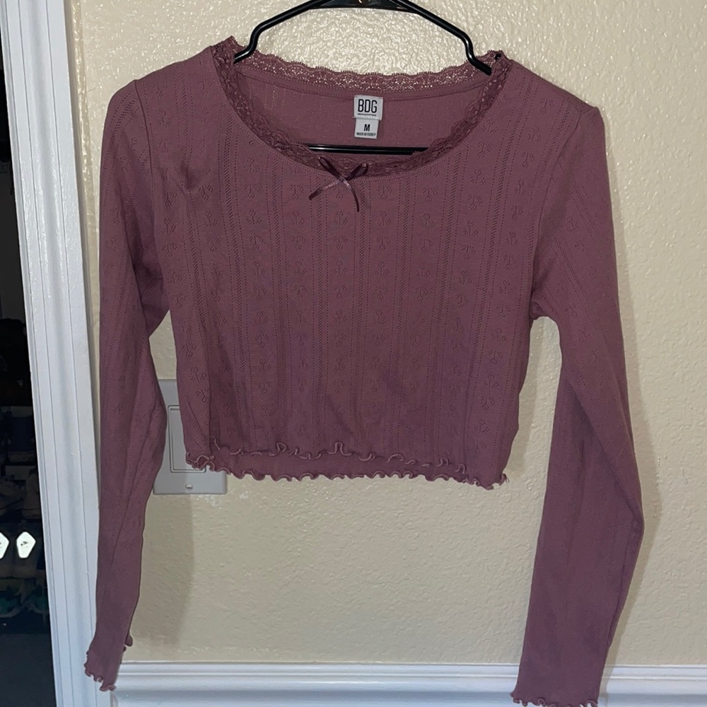 Scalloped long sleeve